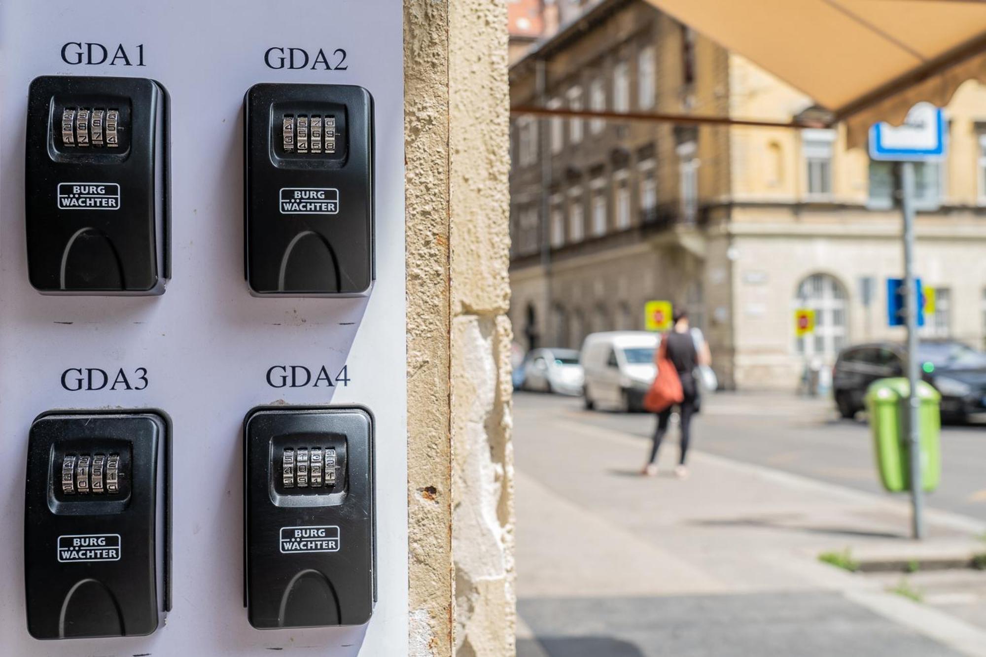 Glam Downtown * Budapest