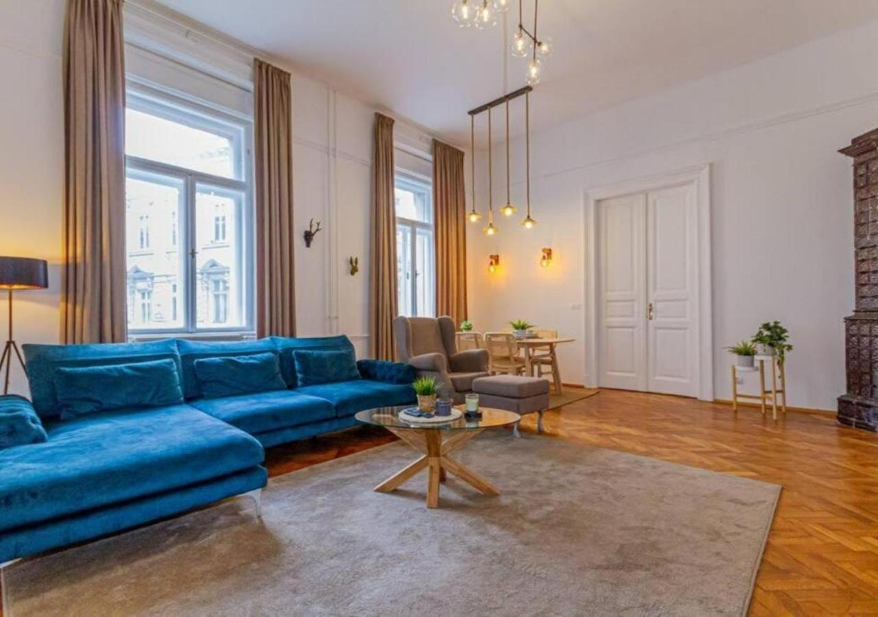 Luxury By The Famous Vaci Street * Budapest
