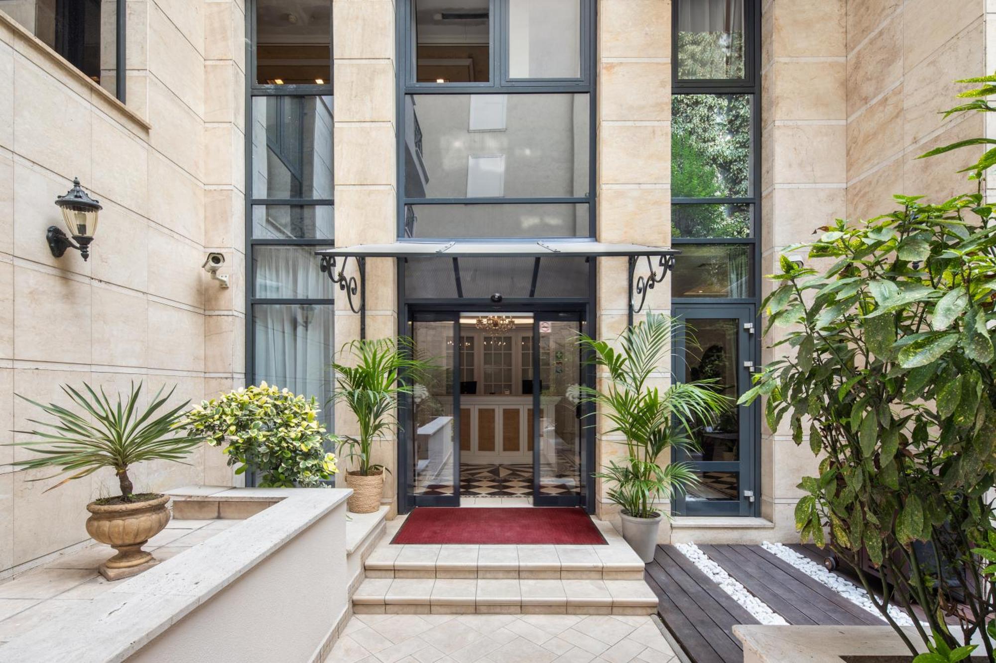 Hotel Queen's Court & Budapeszt