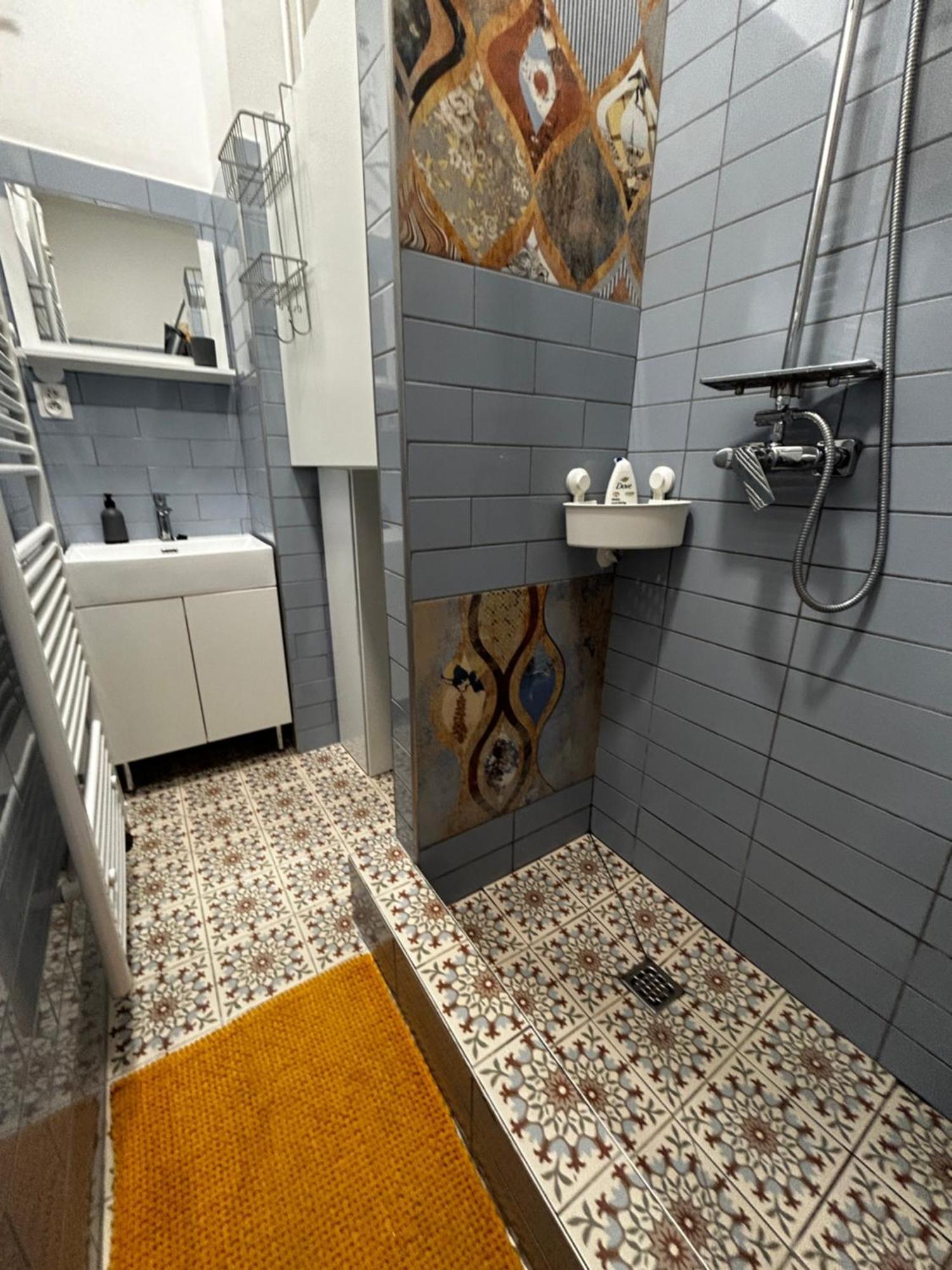Margaret & Violet Apartments - Peaceful Stay Downtown Apartment *