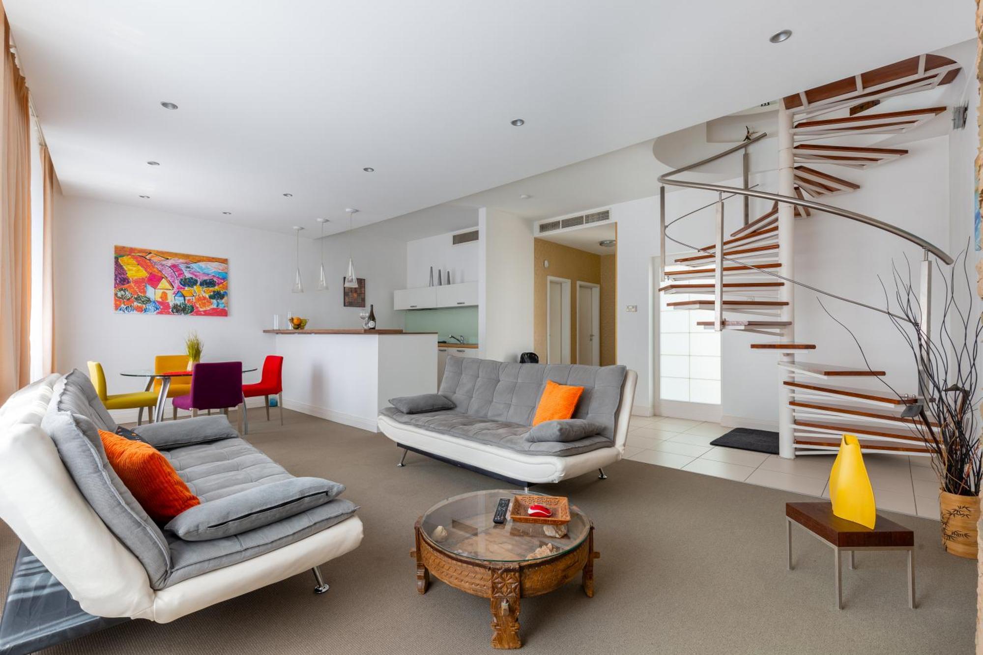 Penthouse With Free Parking And Free Bikes, Wellness 8 Min Walk Apartmán