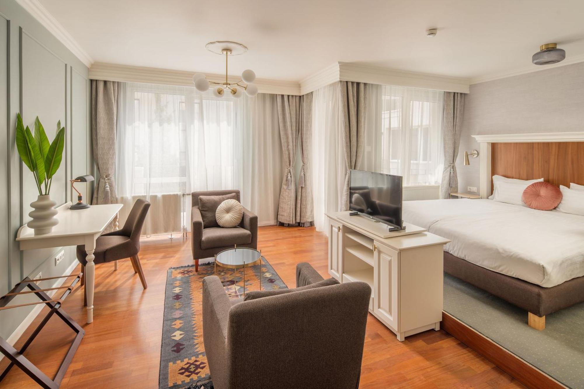 Hotel Queen's Court & Budapeszt