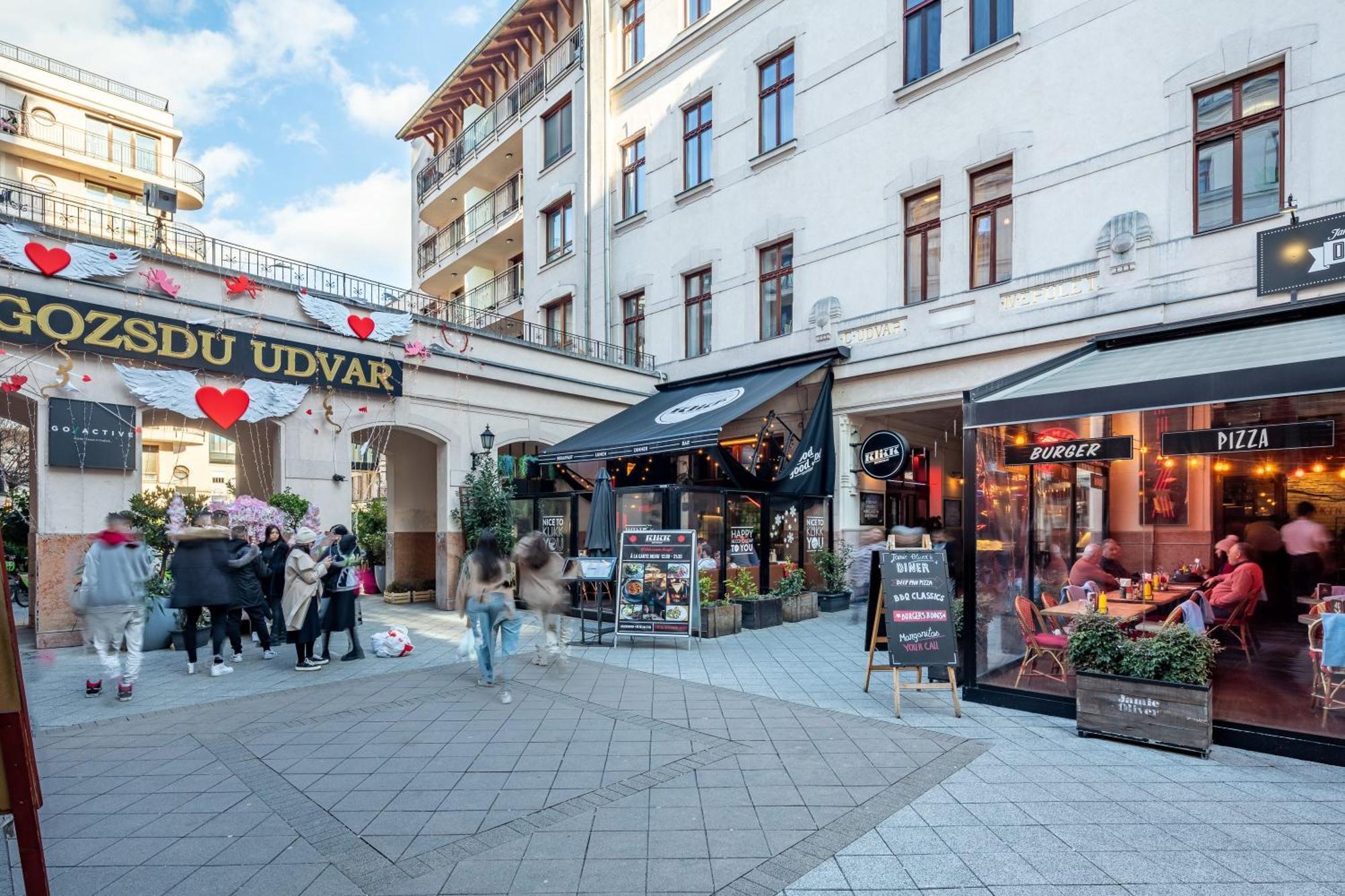Super - Very Lively Area - In Gozsdu Apartamento Budapest
