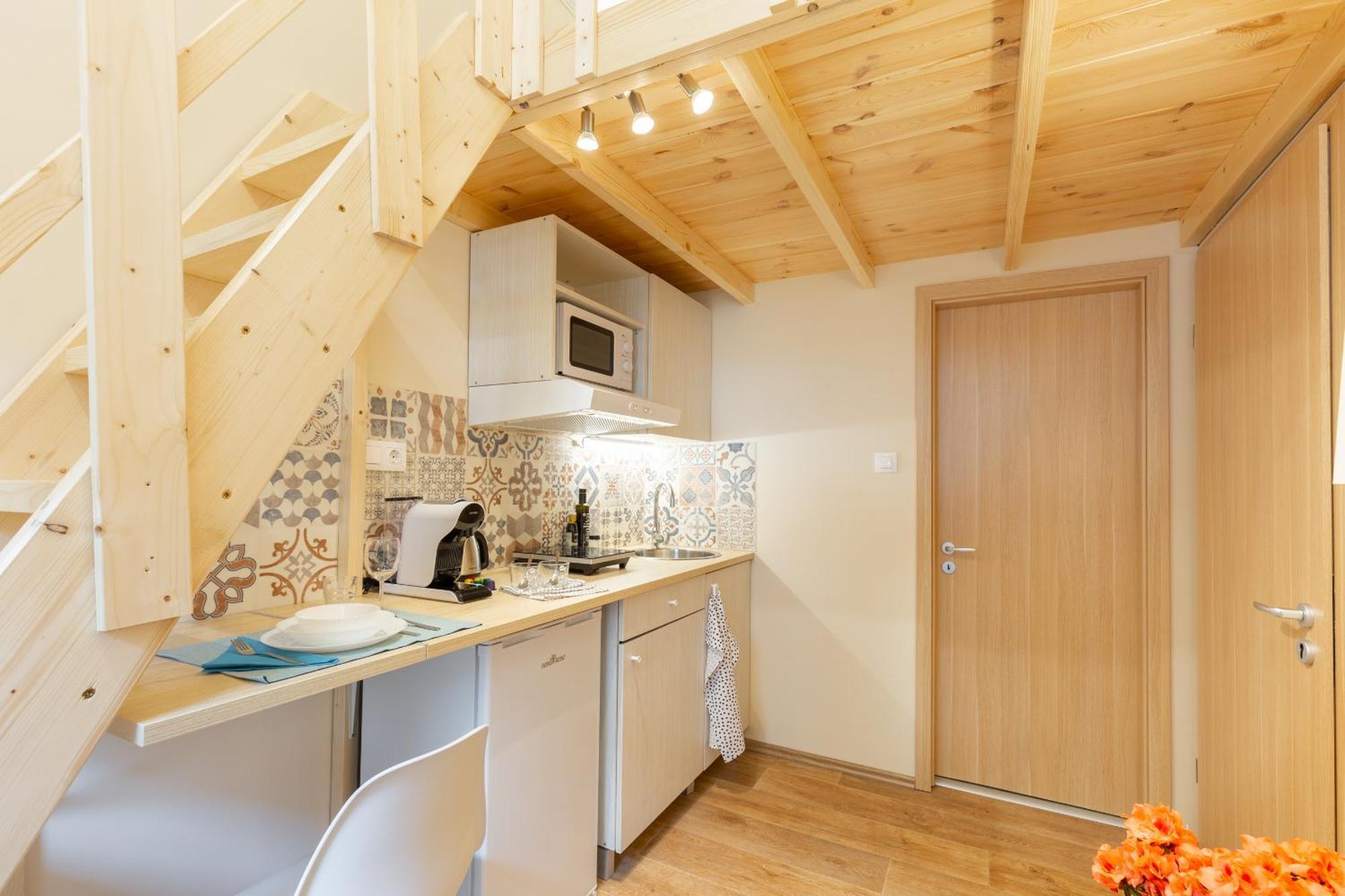 Mezzanine - Air Conditioned