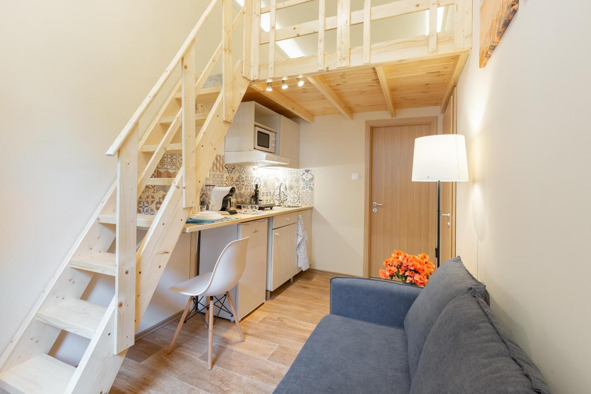 Mezzanine - Air Conditioned Lejlighed