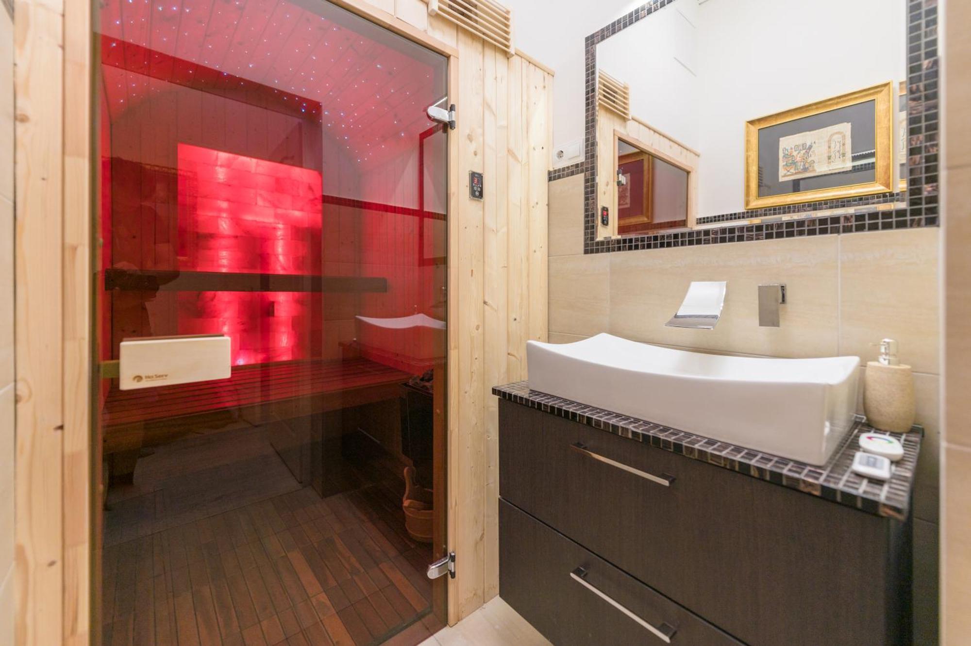Eye Presidential With Jacuzzi & Sauna * Budapest