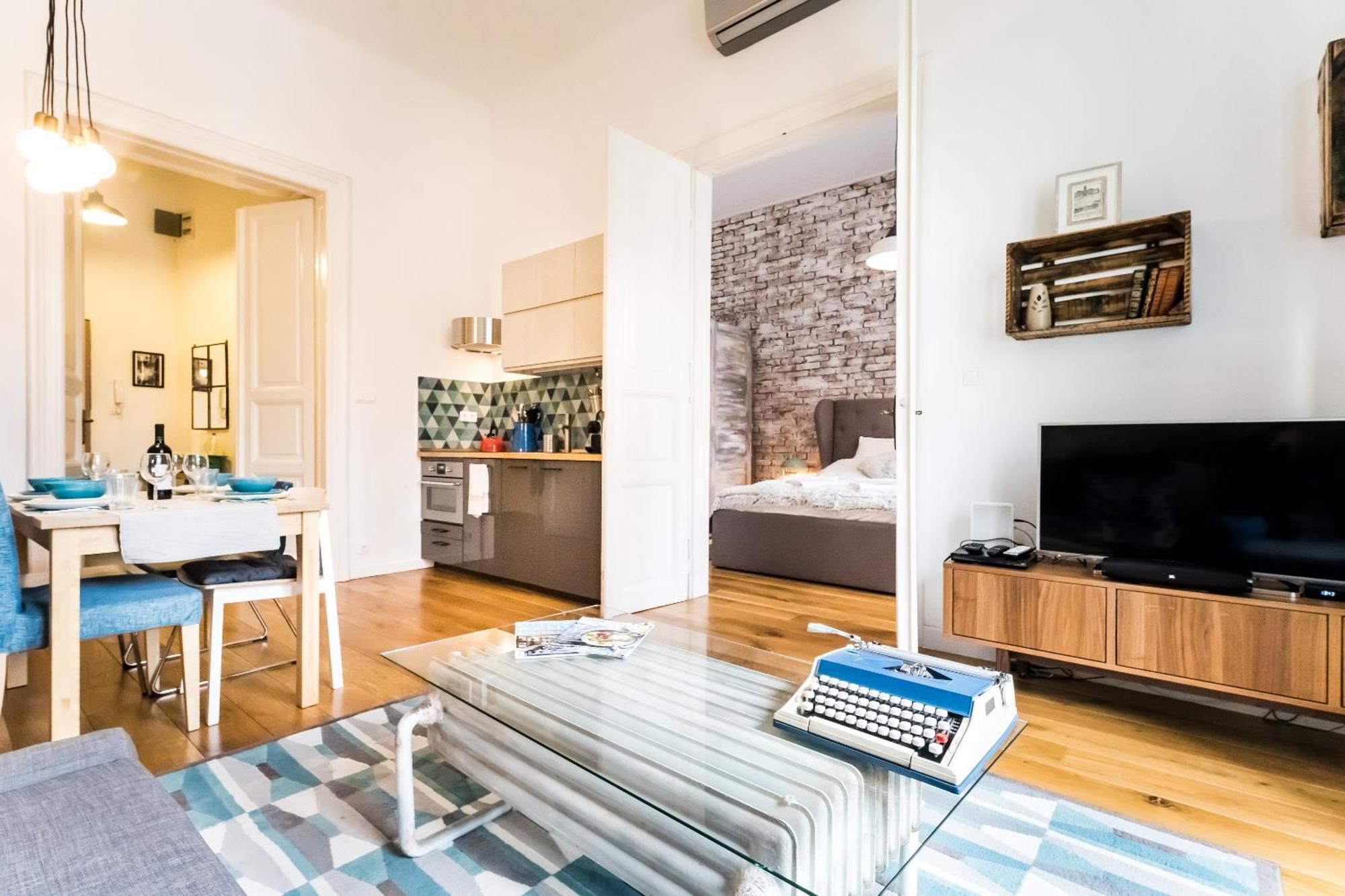 Hip Loft Style Near Vaci Street Boedapest
