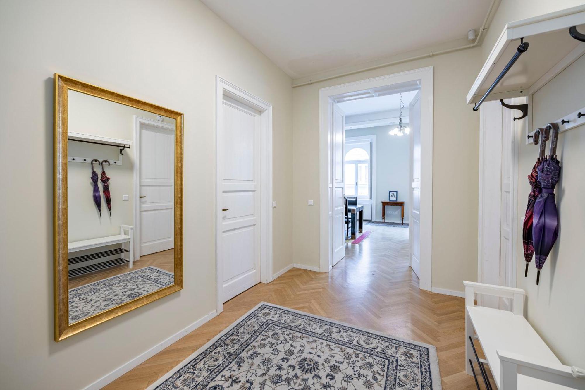 Graceful & Cozy Dream Next To The Opera House