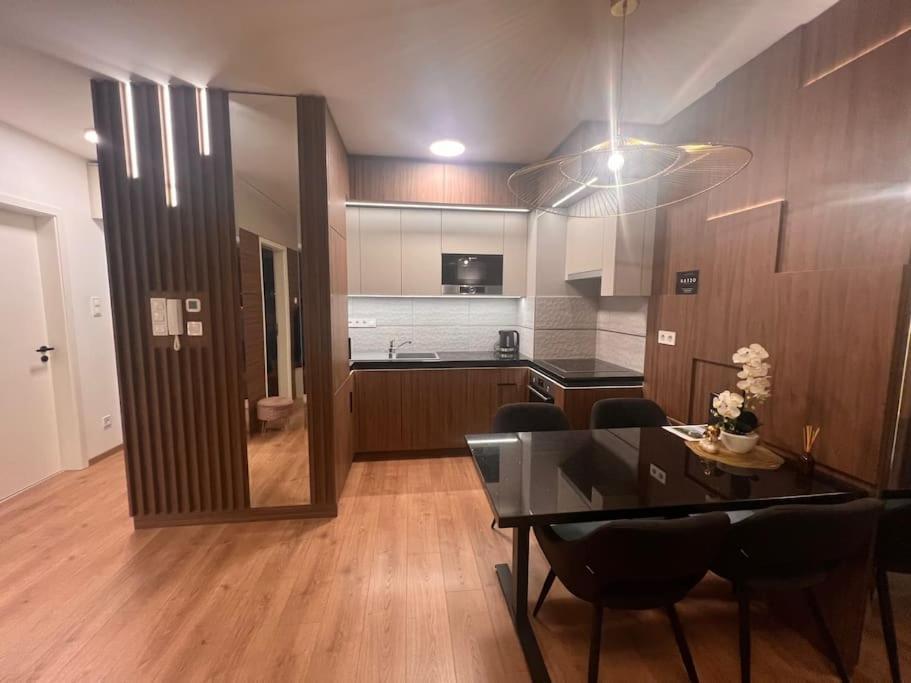 Karzo Lk 208 Apartament *