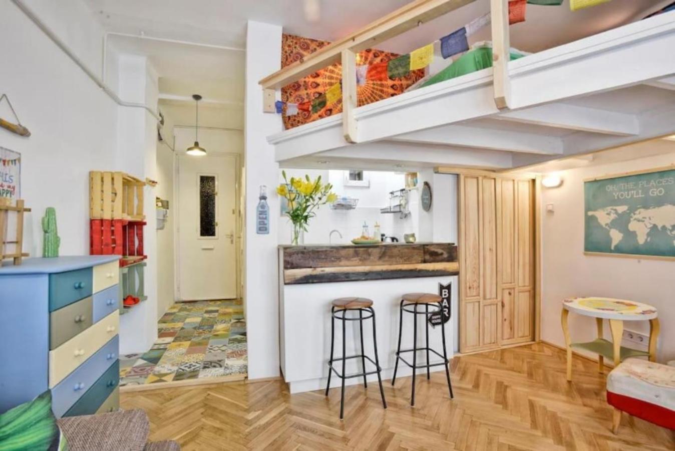 Charming With Bistro Kitchen Apartamento *