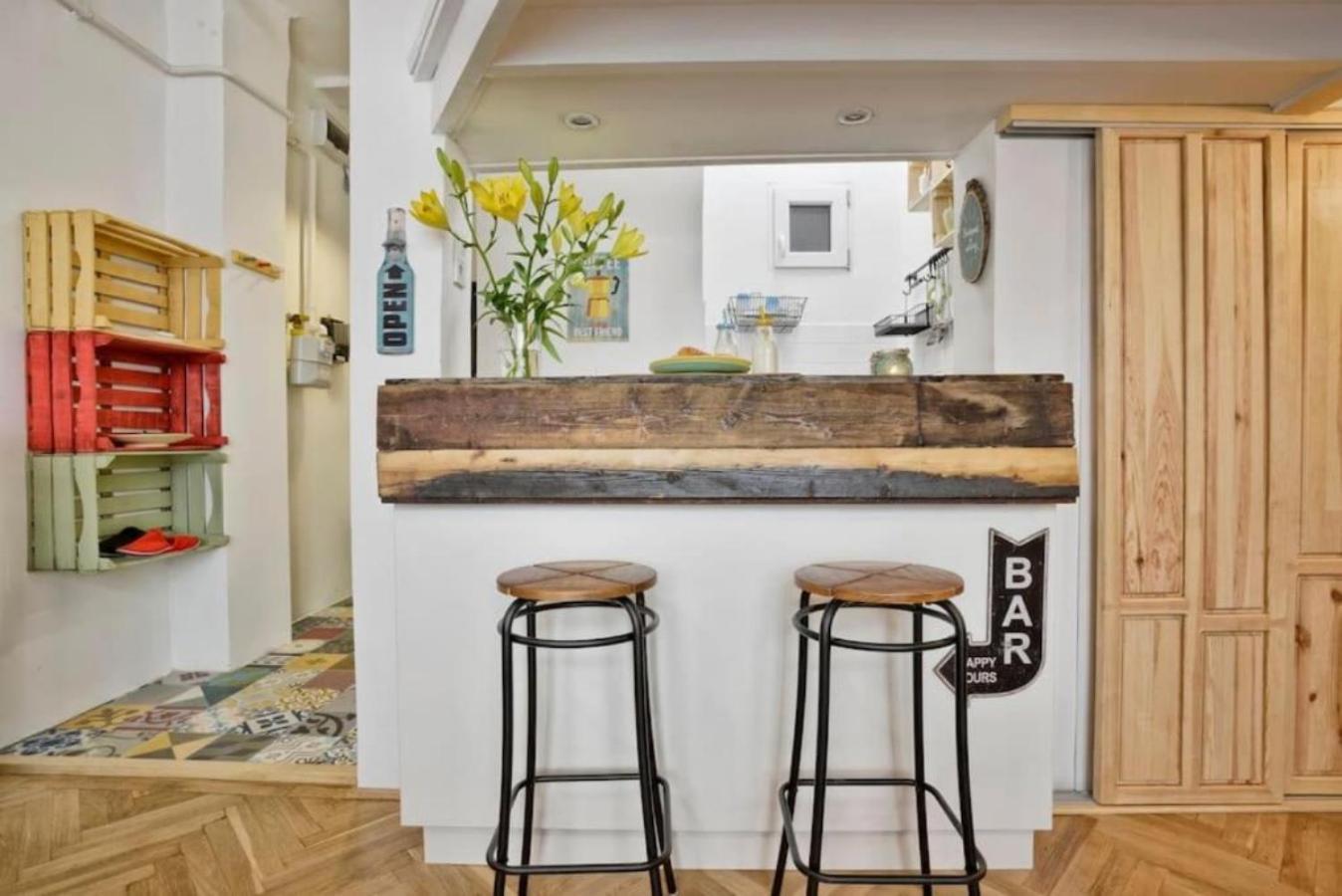 Charming With Bistro Kitchen Budapest