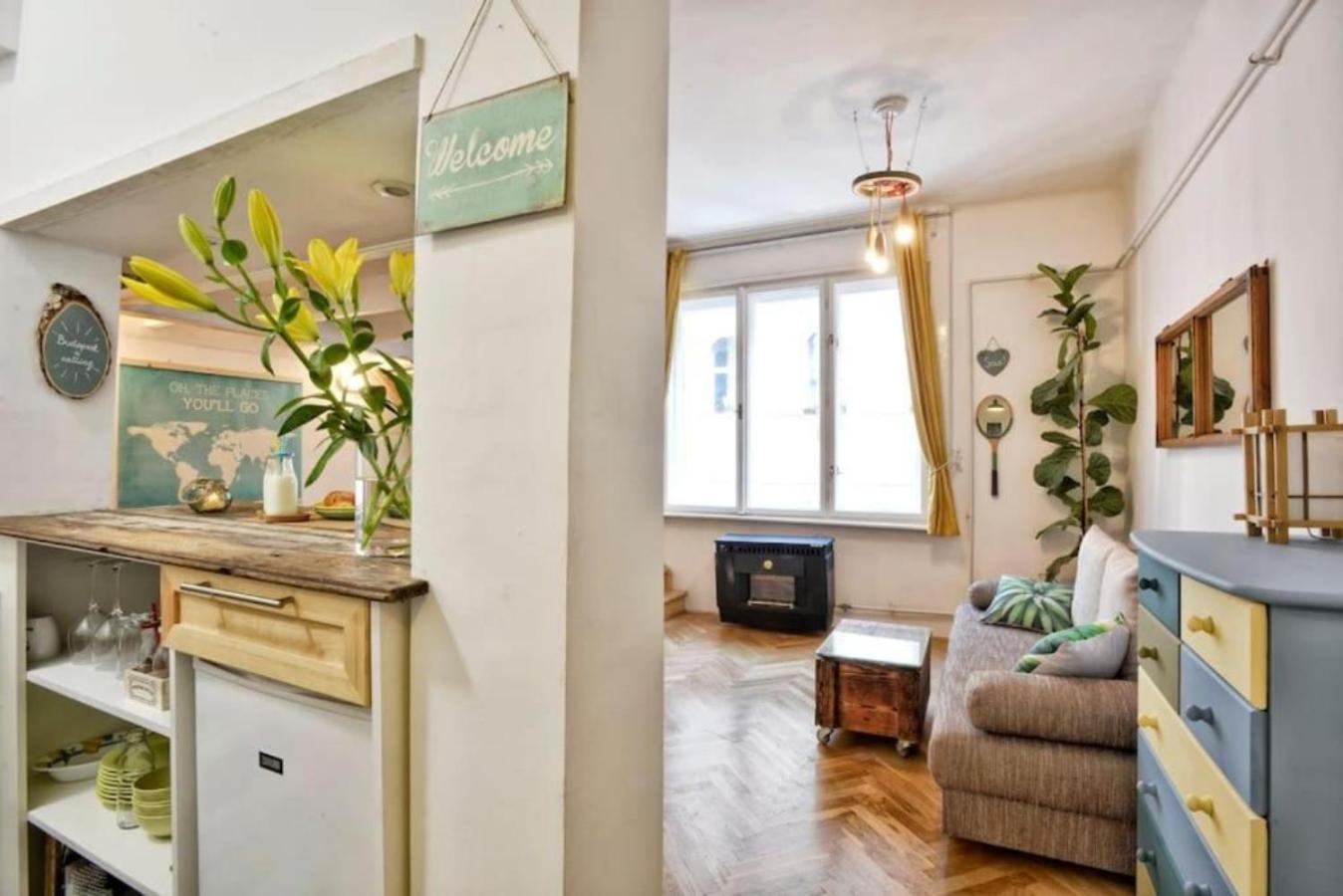 Apartamento Charming With Bistro Kitchen