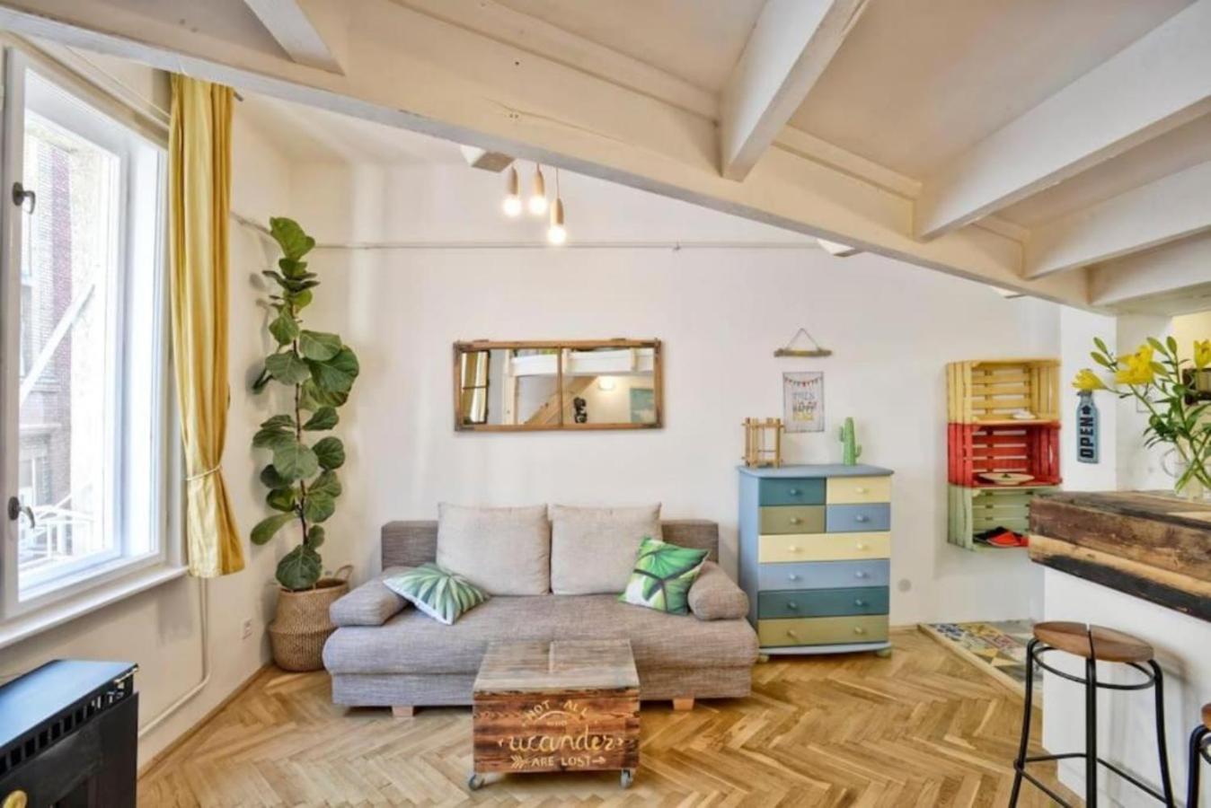 Charming With Bistro Kitchen Apartamento *