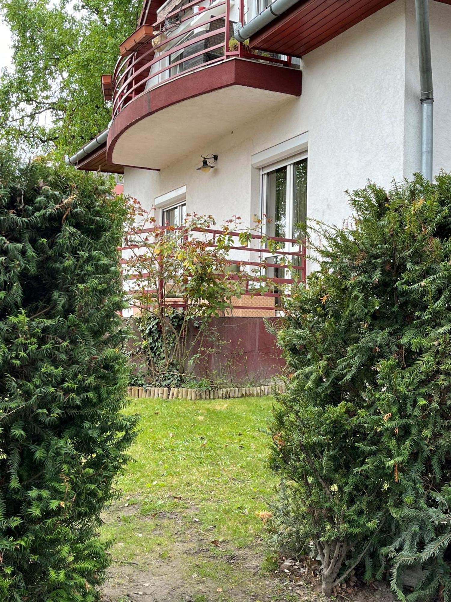 Apartment Kiraly Csaladi Apartman- Royal Family #freegarage Budapest