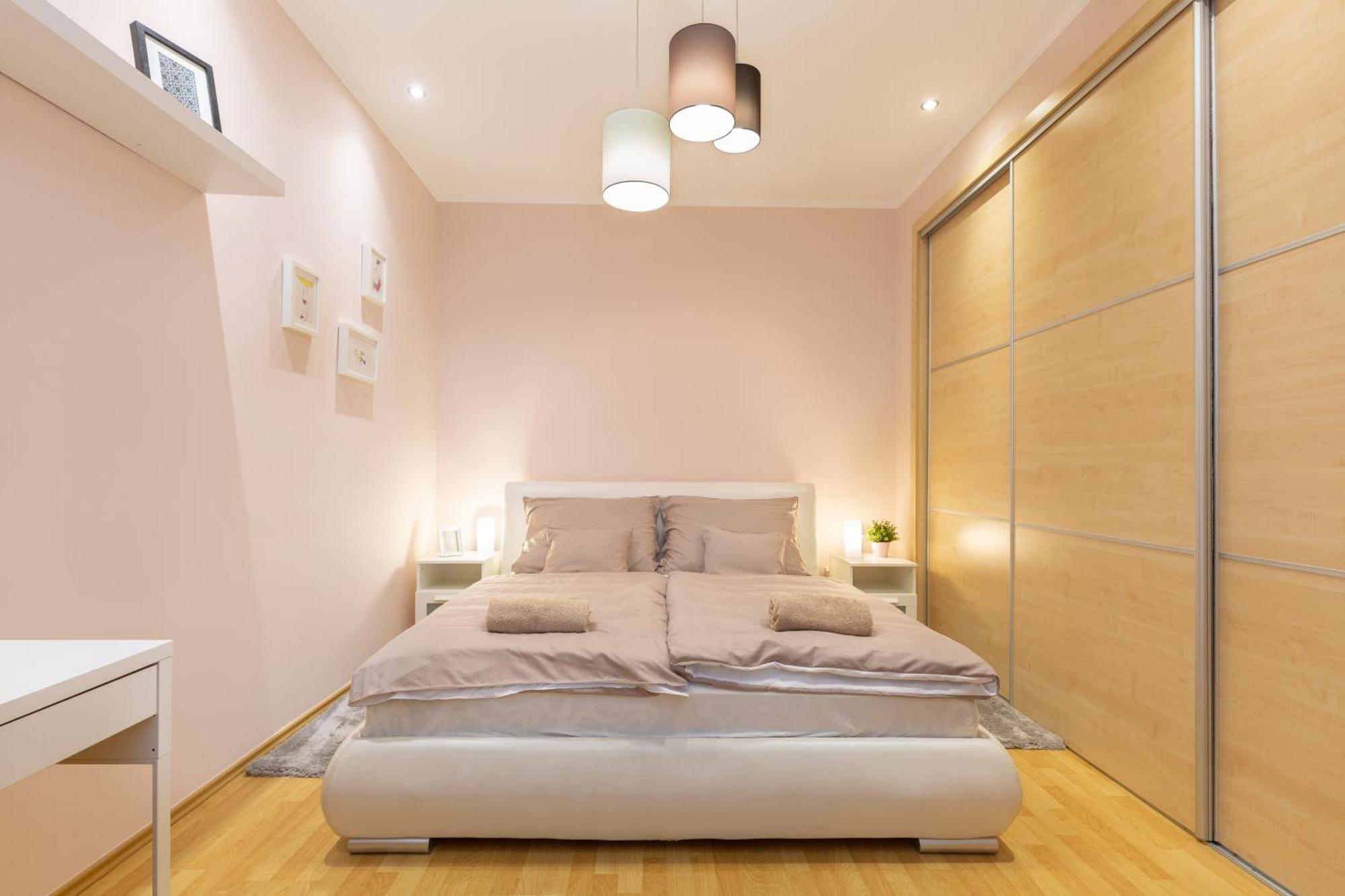Downtown By Stn Apartment