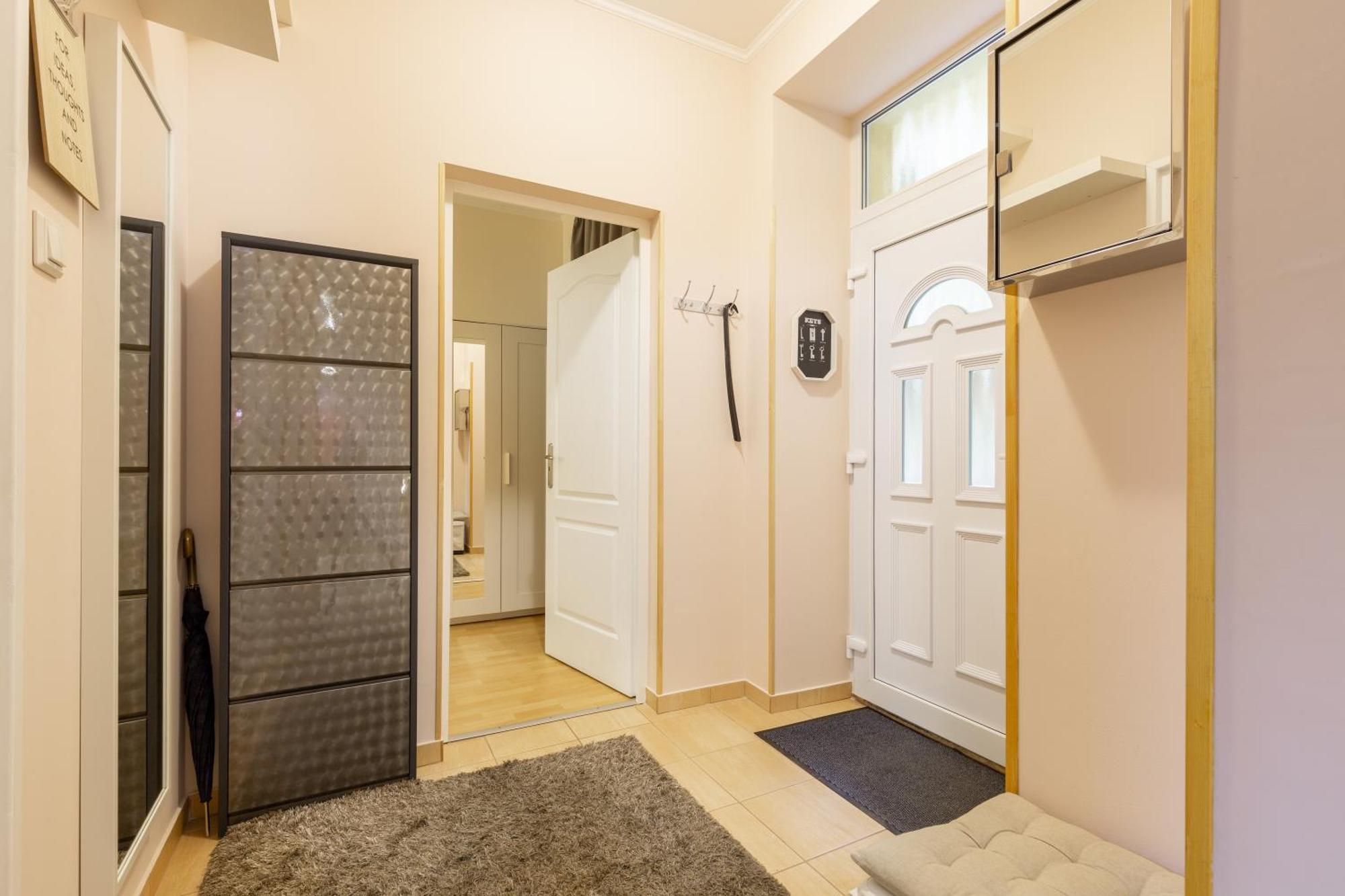 Apartment Downtown By Stn