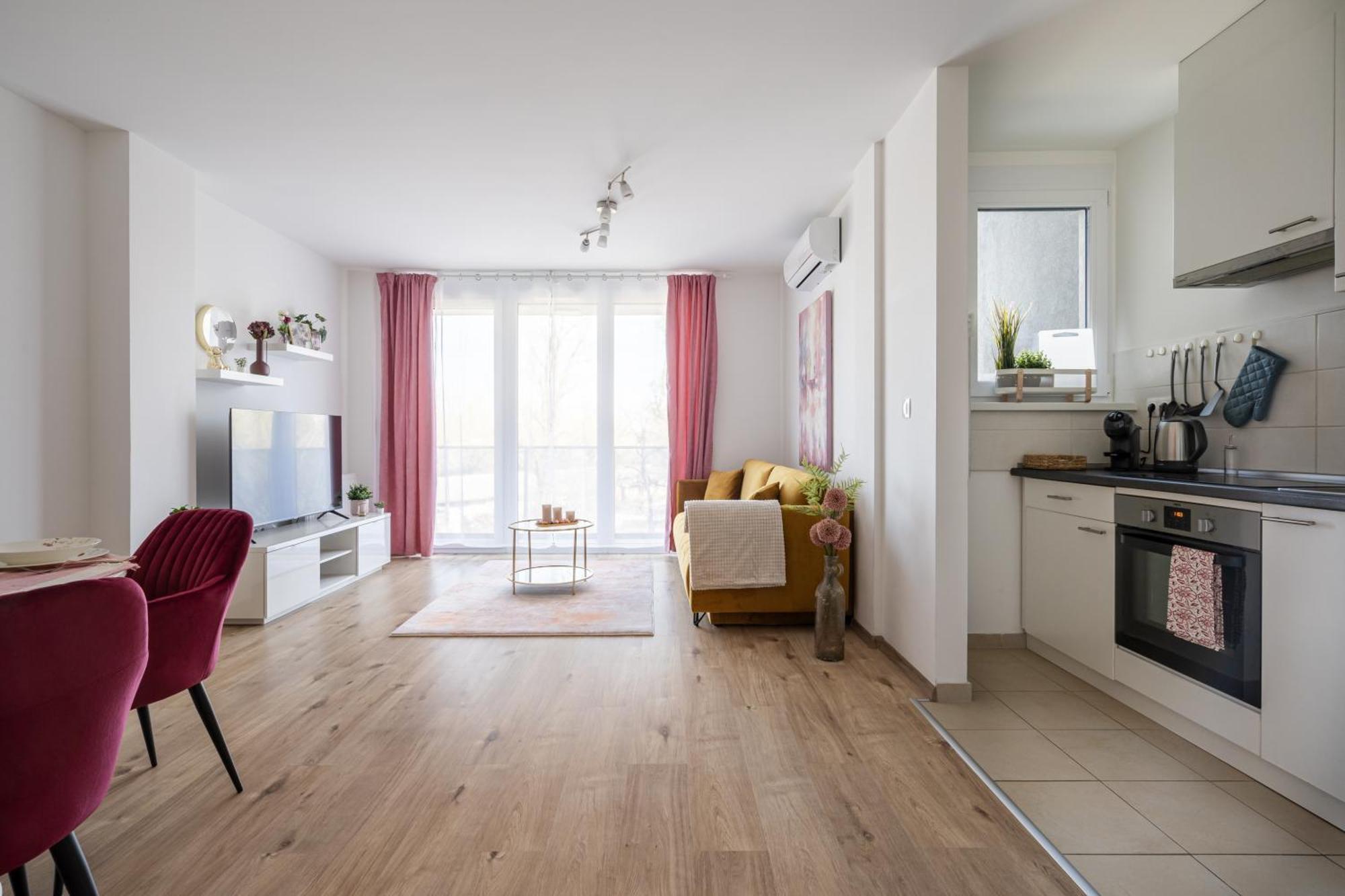 Apartmán Need In Bp - Garage, Terraces, Aircon *
