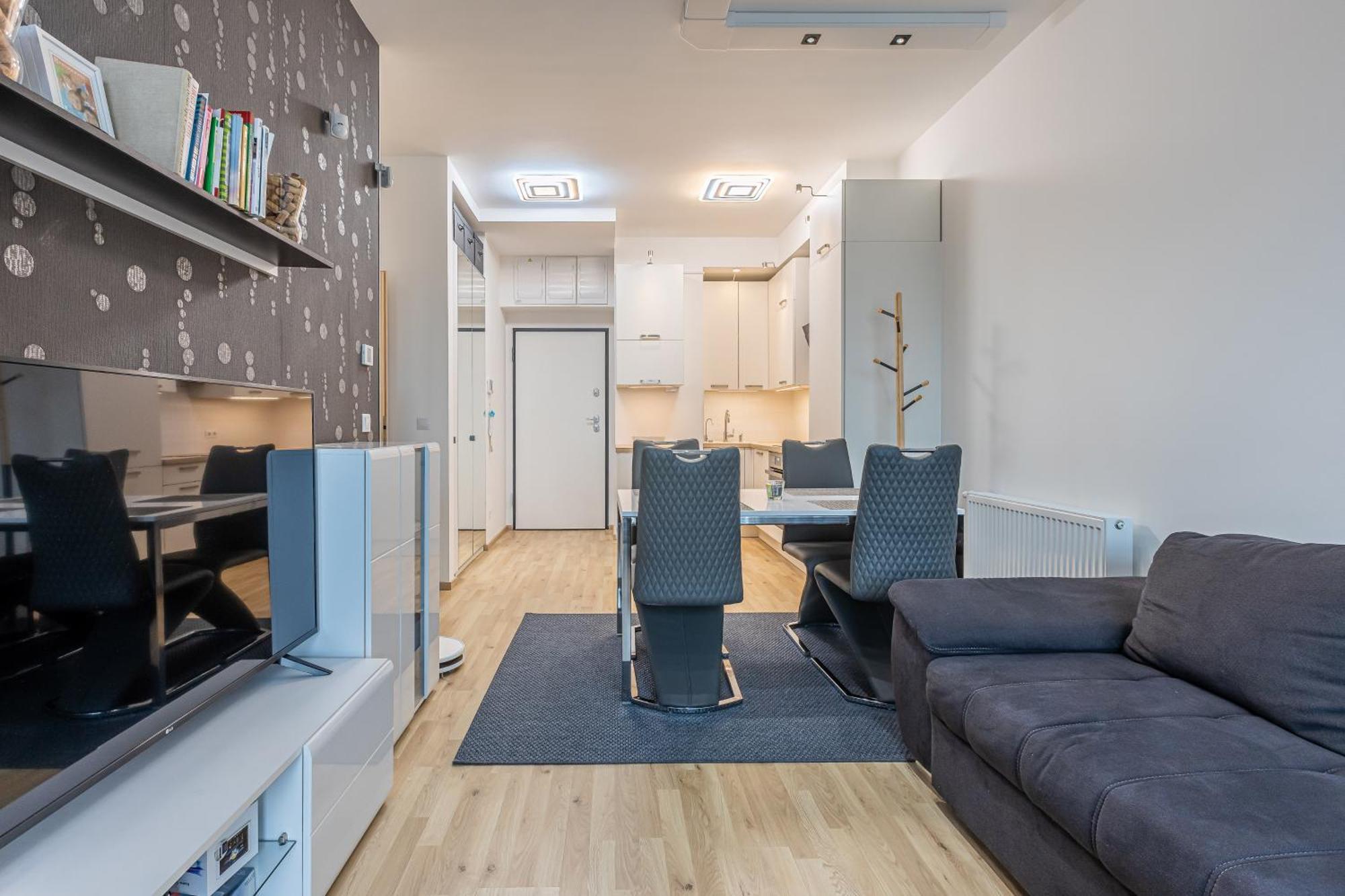 Bay Shore Flat * Budapest