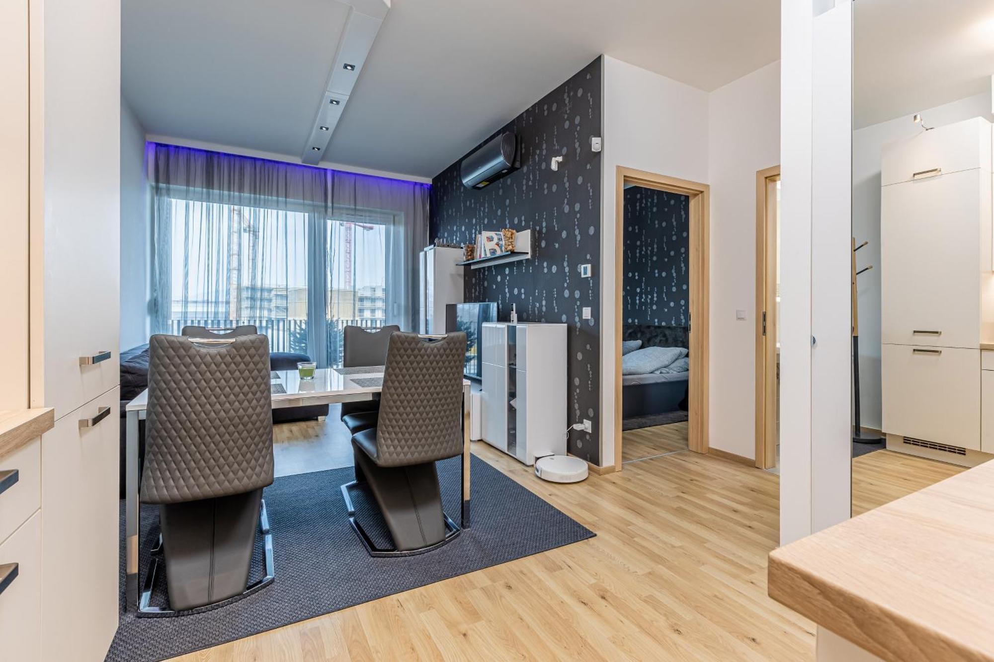 Apartment Bay Shore Flat