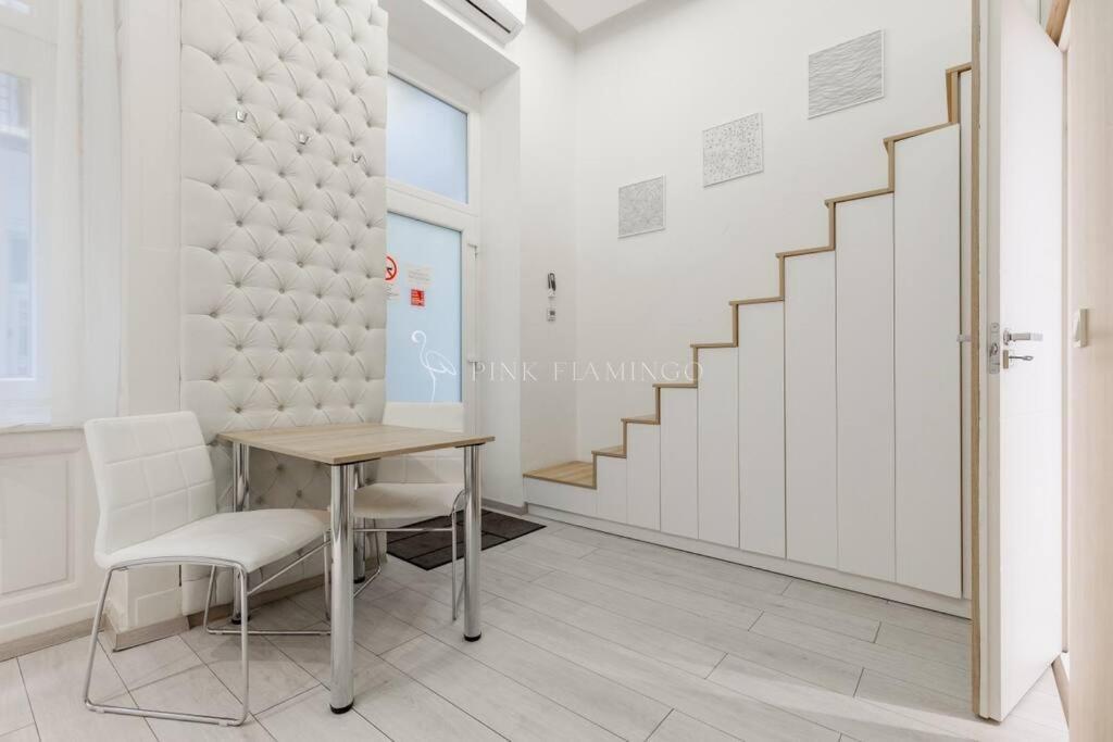 Minimal Loft - Pink Flamingo Apartmán Budapest