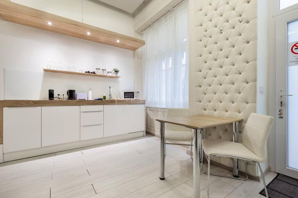 Minimal Loft - Pink Flamingo Apartmán *