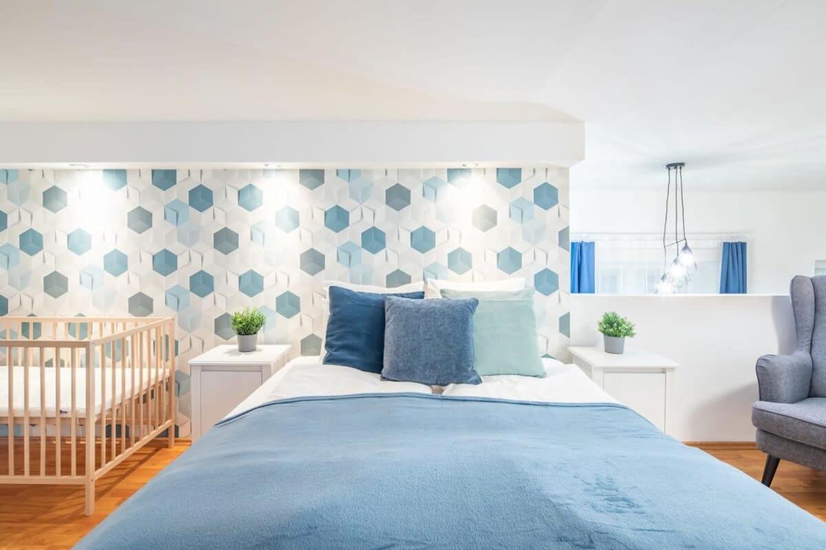 Trendy Downtown Hideaway