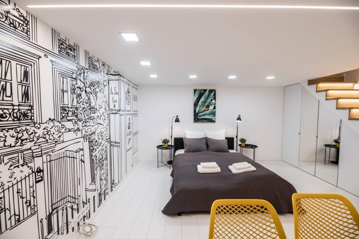 Renovated Design Close To The Danube