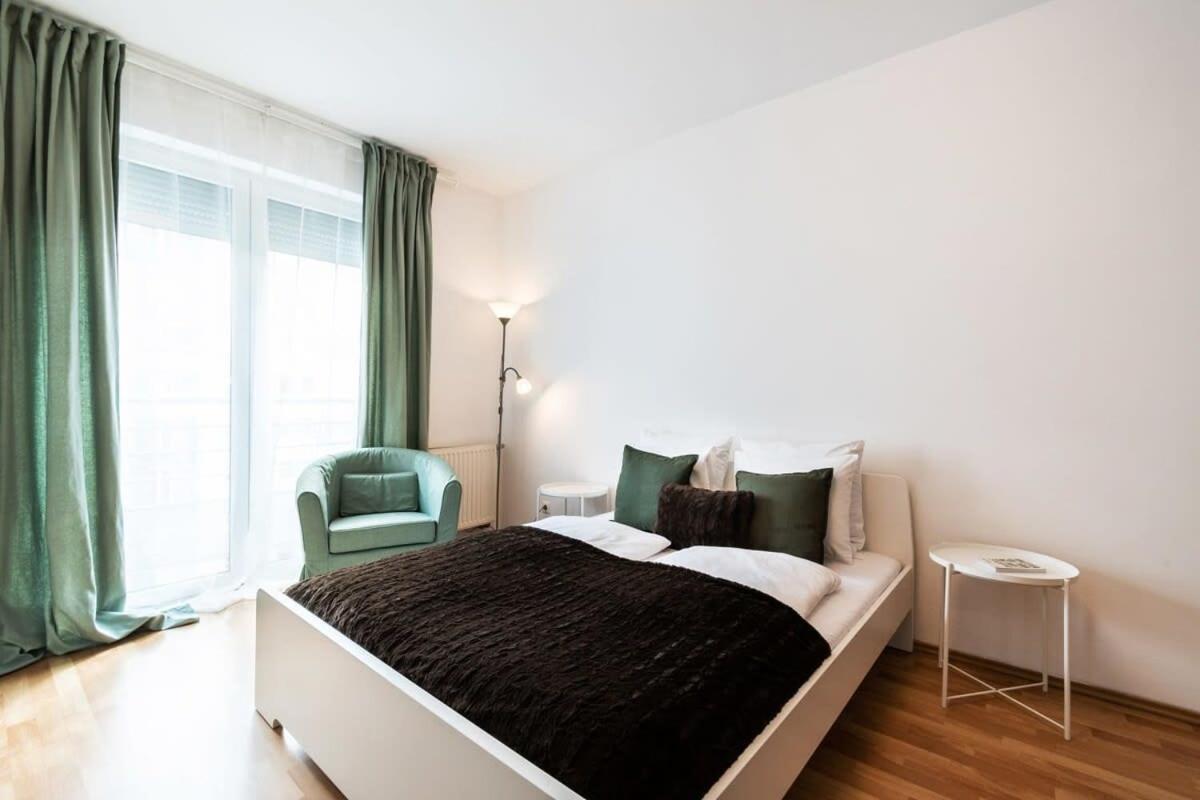 Pleasant & Comfy In Super Location