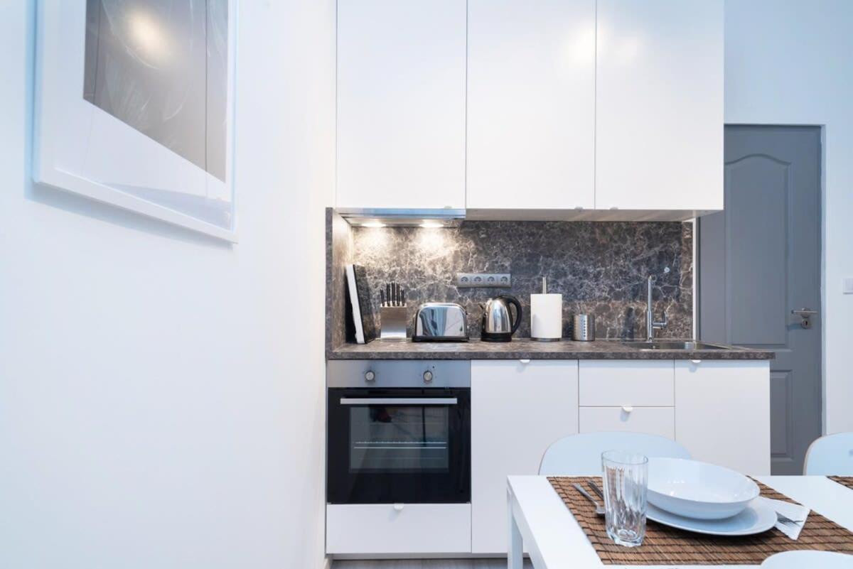 Ideal New In The Center Apartmán