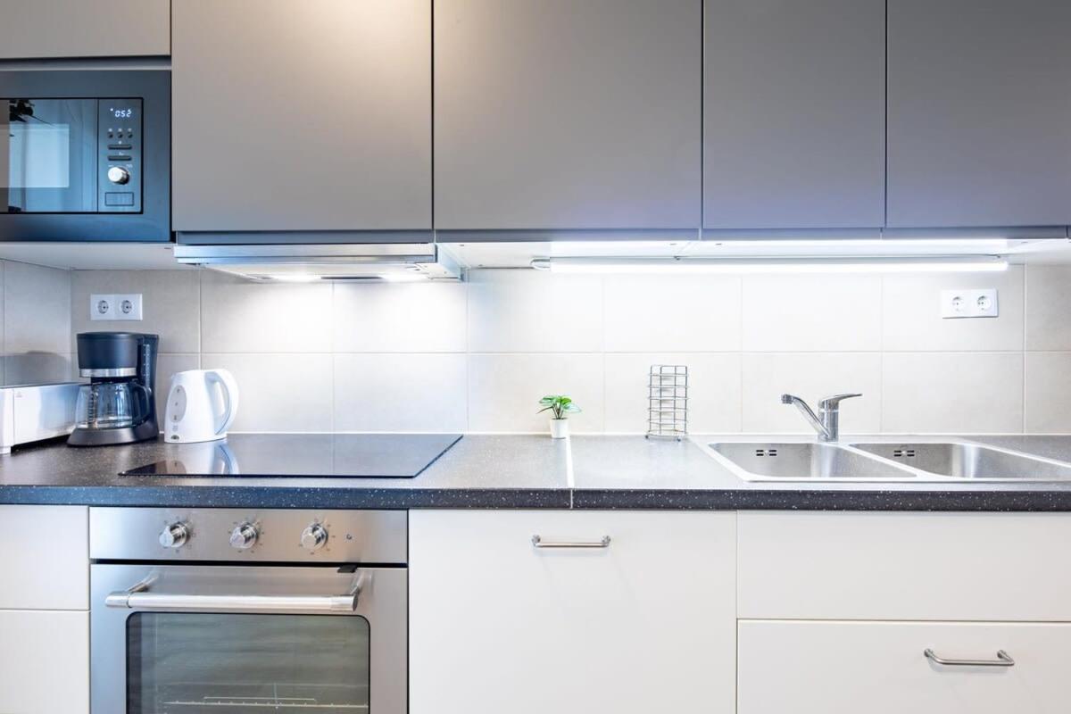 - Terrace - Modern Apartment