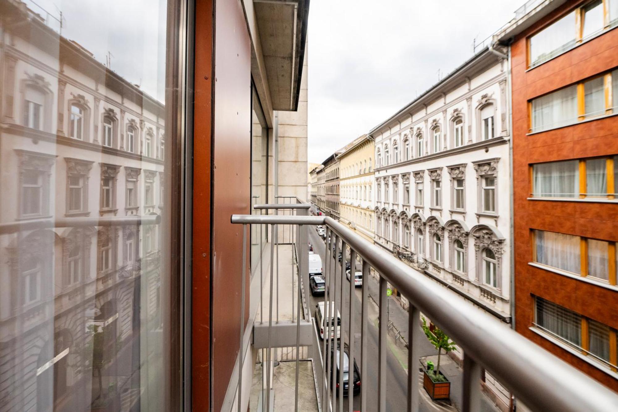 Apartment Swu Opera *