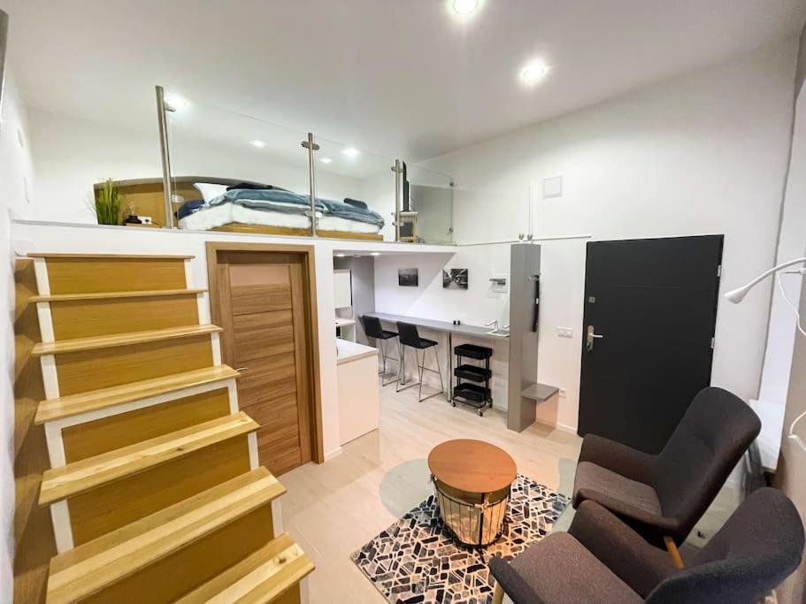 Stylish Quiet W Cheap Parking Closeby Lägenhet *
