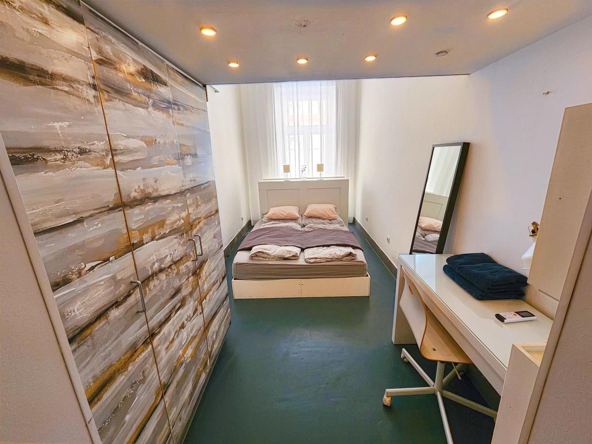 Apartment Modern Stylish 2 Bedroom *