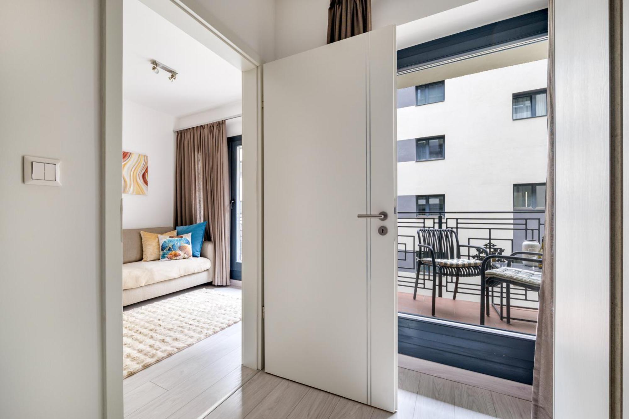 Apartment Rames-cosmo Downtown With Rooftop Pool Budapest