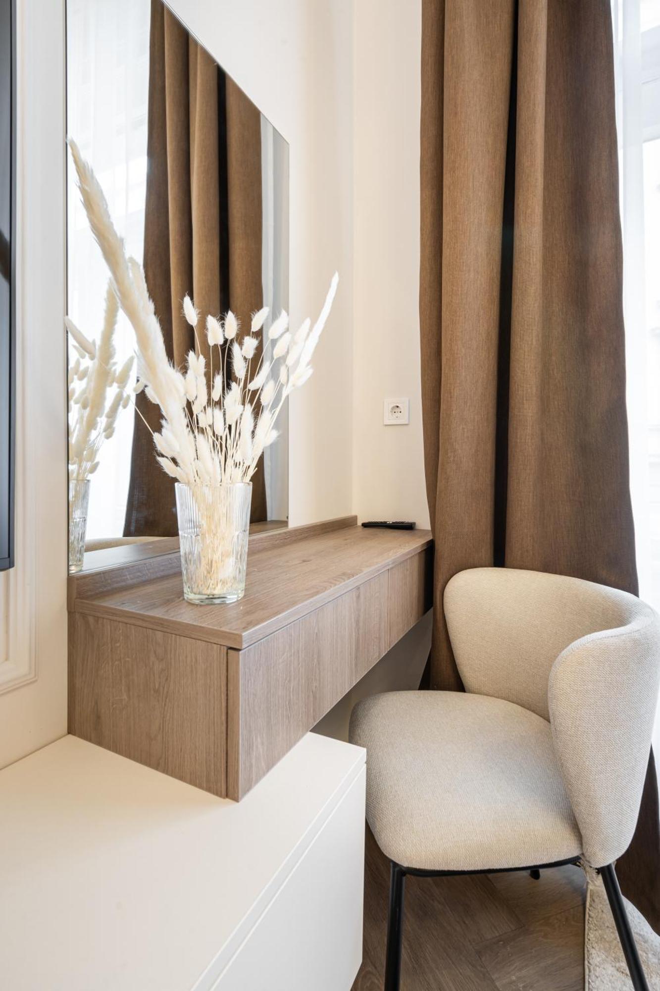 A20 - Boutique Location, By Bqa *