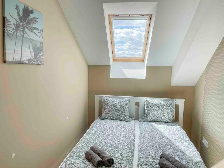 I77 Spacious Modern 3bedroom *