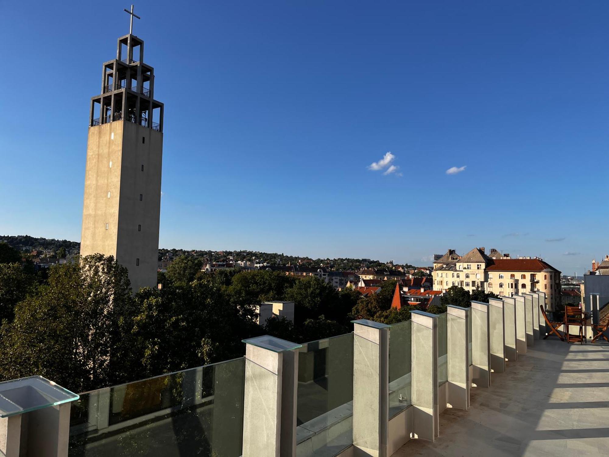 Luxury Penthouse With Giga Terrace In Buda Center Apartamento Budapest