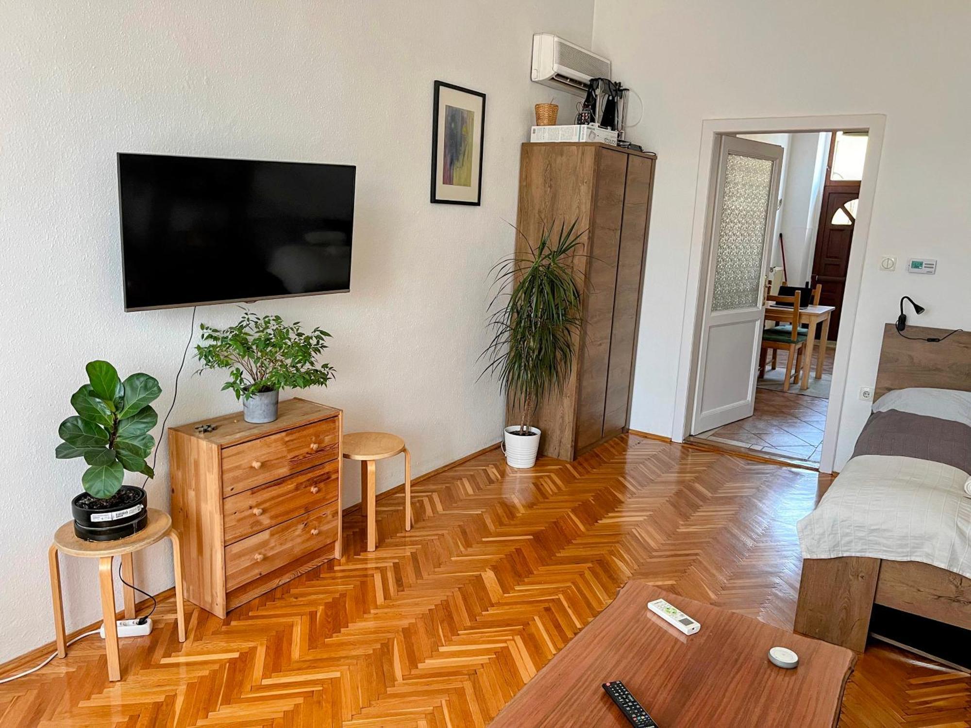 Appartement Attila 67 *