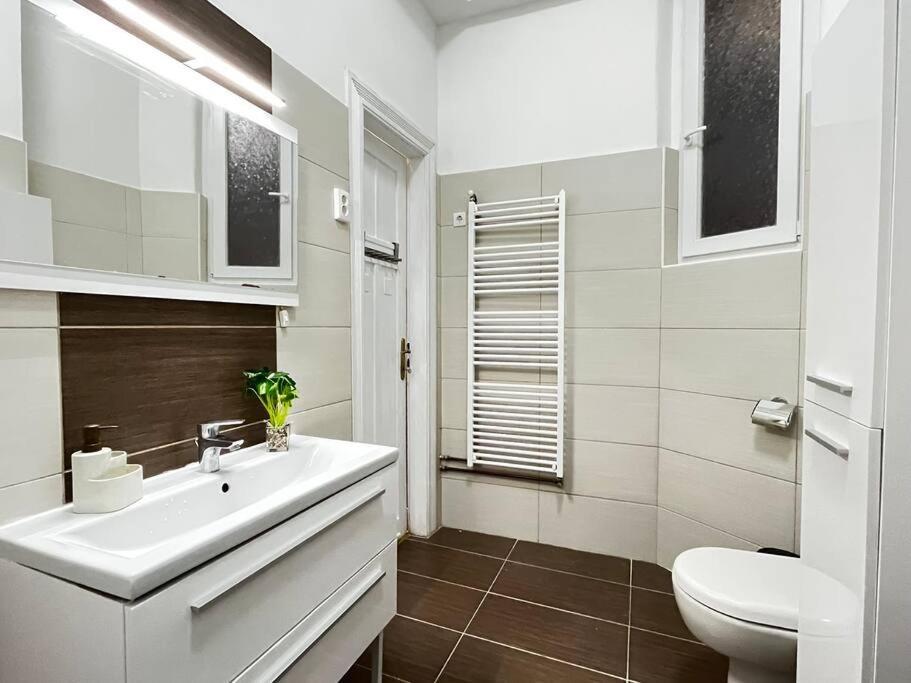 A Gem In The Heart Of Apartament Budapeszt