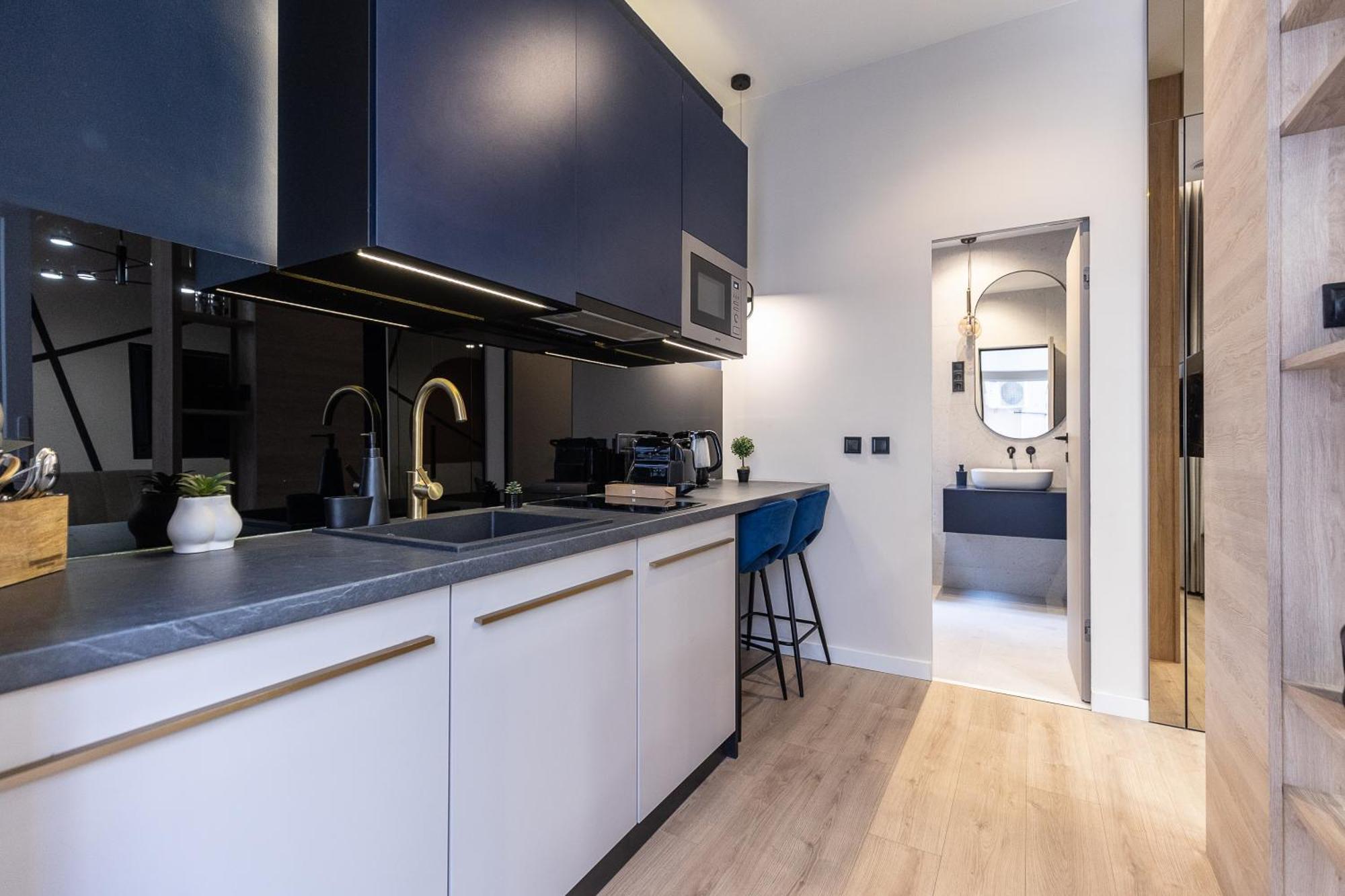Kobi Luxury 1. * Budapest