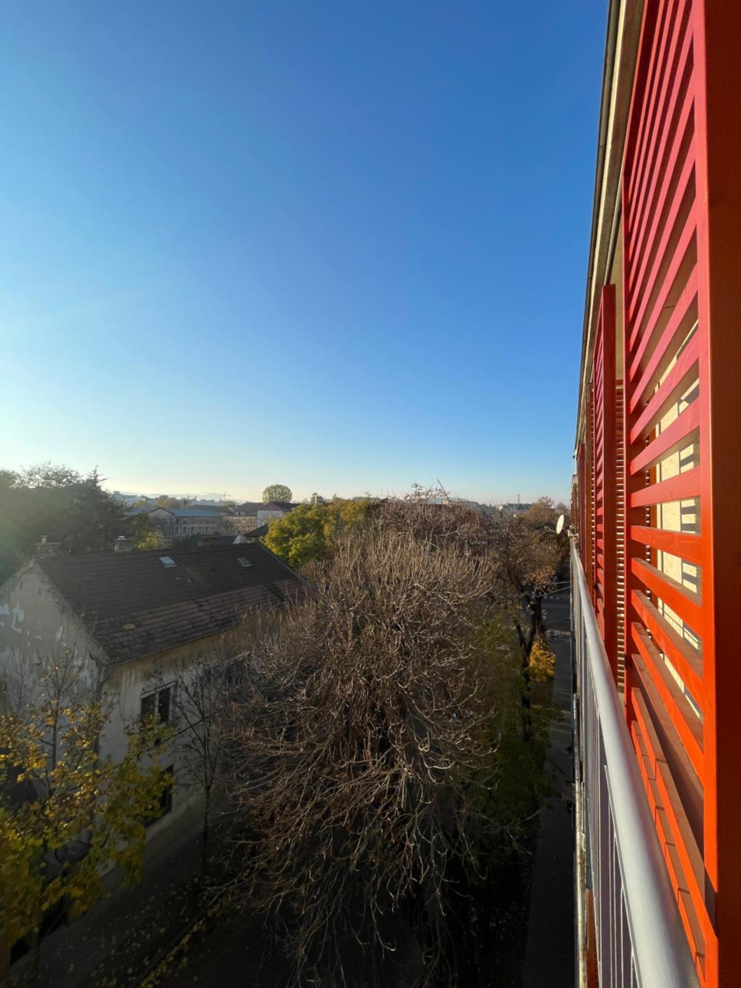 Sunlight - Free Garage Parking Budapest