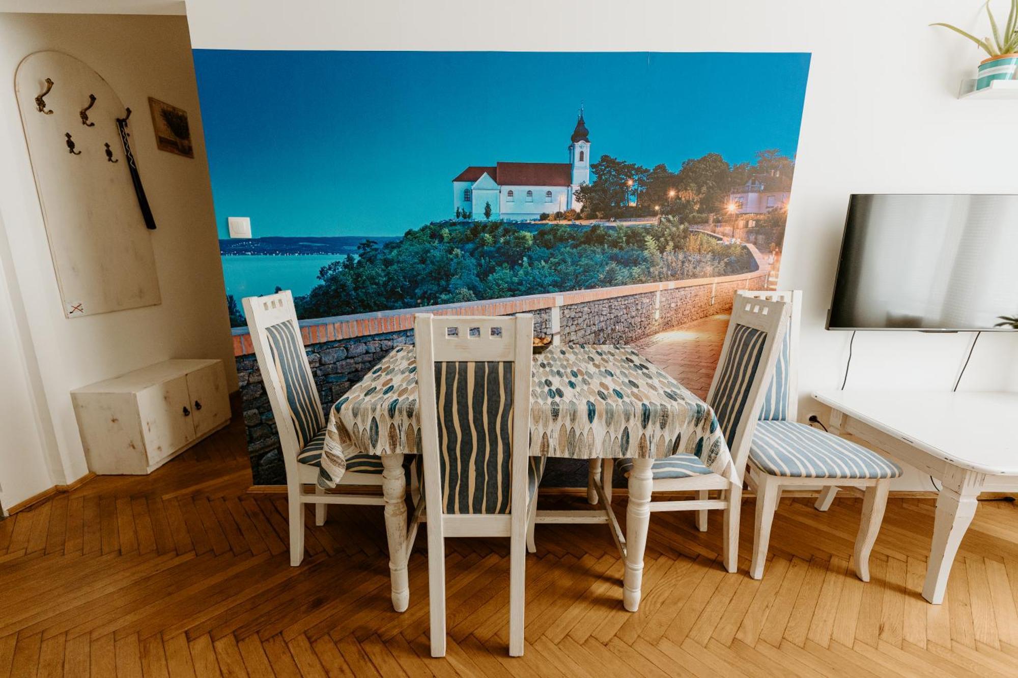 Margaret & Violet Apartments - Peaceful Stay Downtown Apartment Budapest