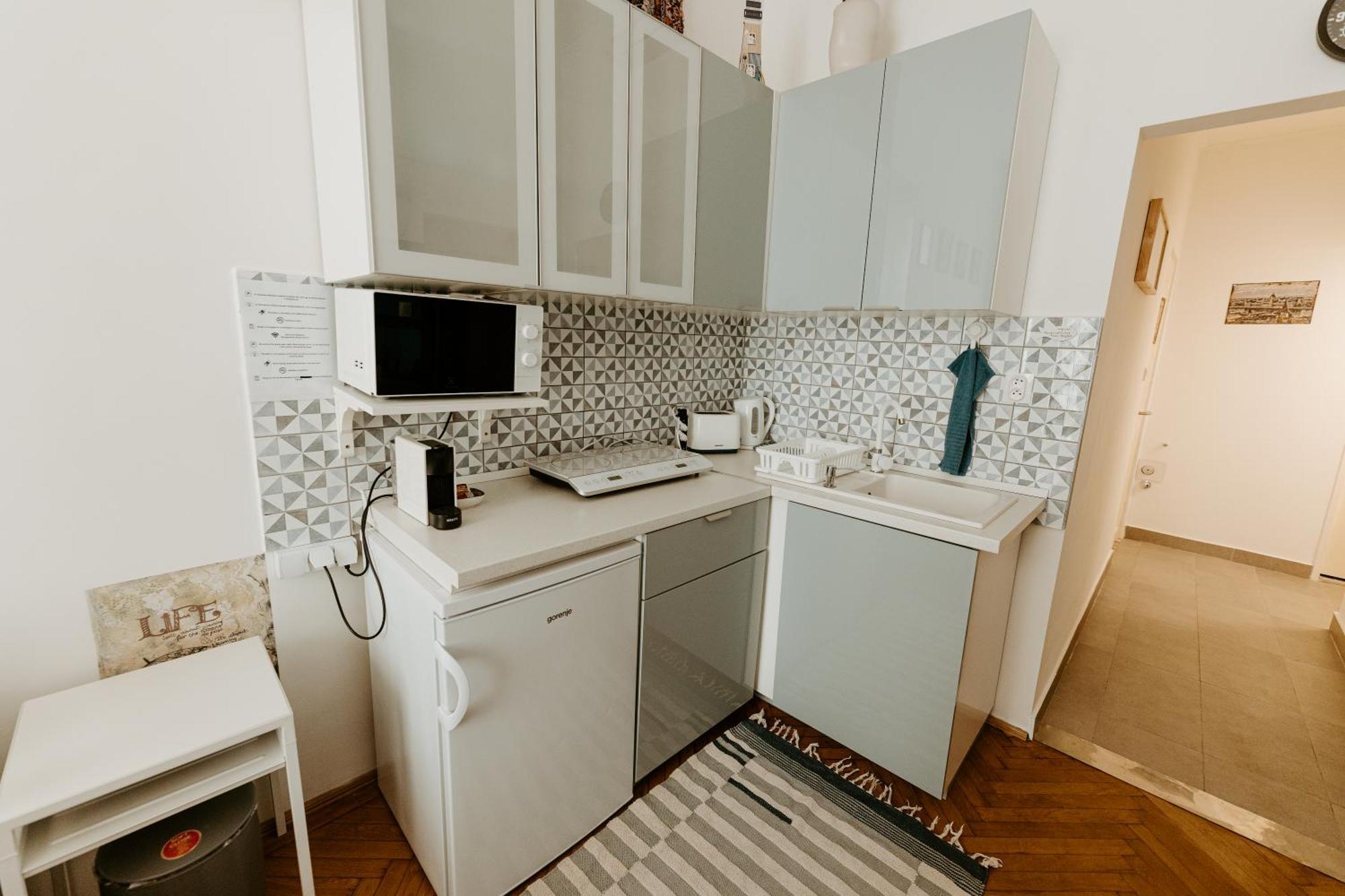 Margaret & Violet Apartments - Peaceful Stay Downtown *