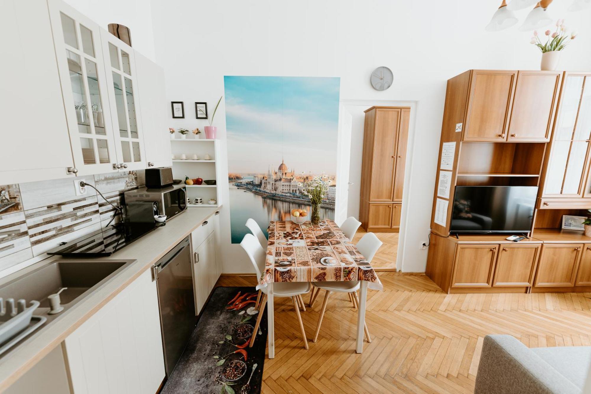 Margaret & Violet Apartments - Peaceful Stay Downtown * Budapest