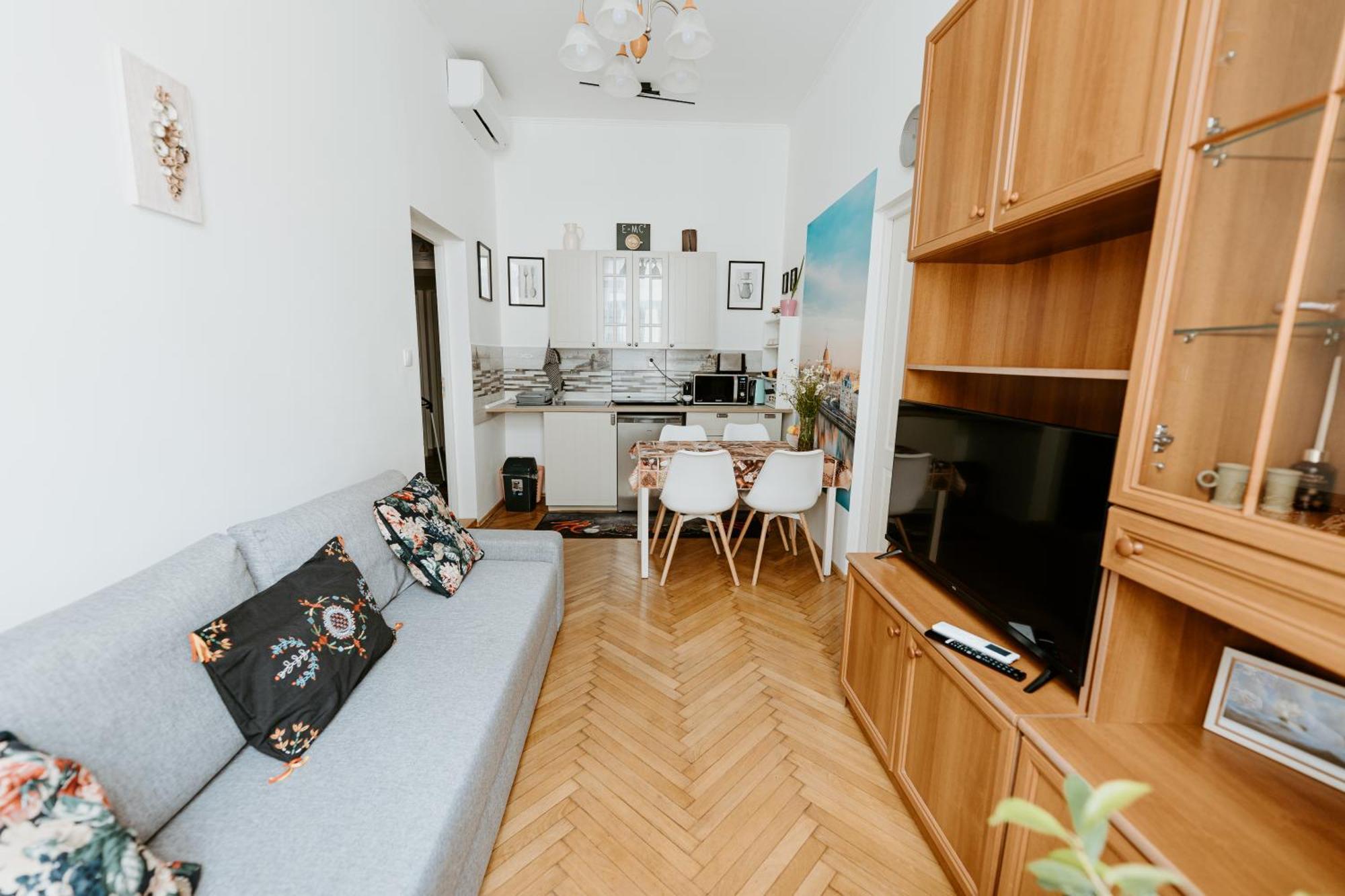 Margaret & Violet Apartments - Peaceful Stay Downtown Budapest