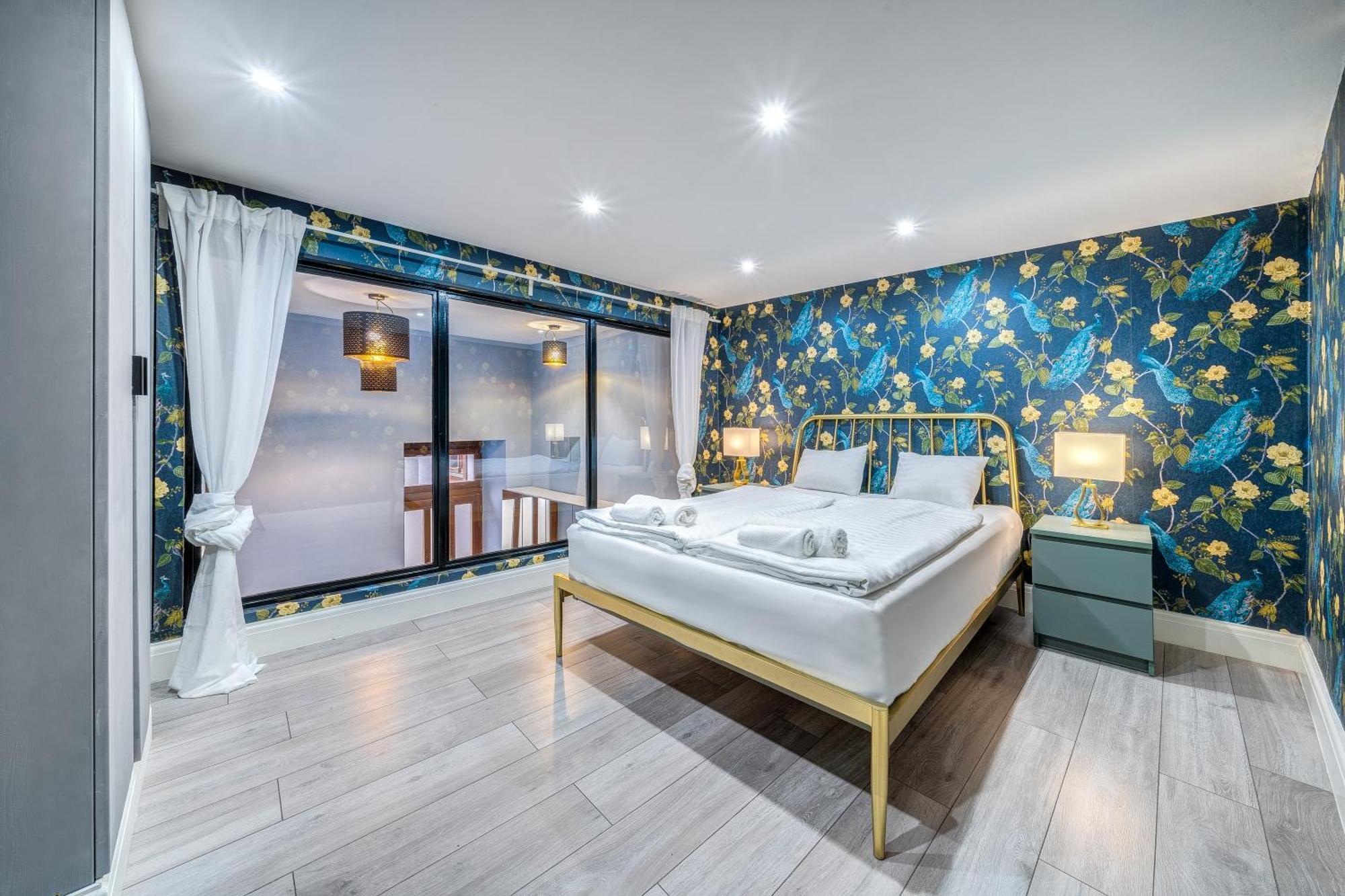 Azure Oasis In The Heart Of The Apartament *