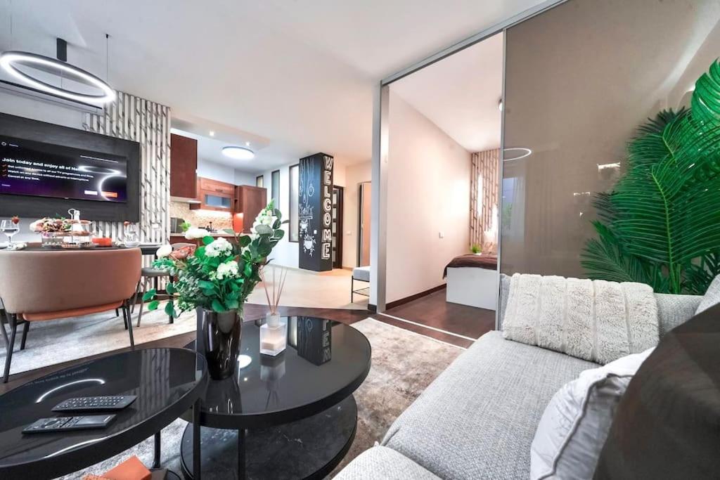One Bed At Location In Apartamento