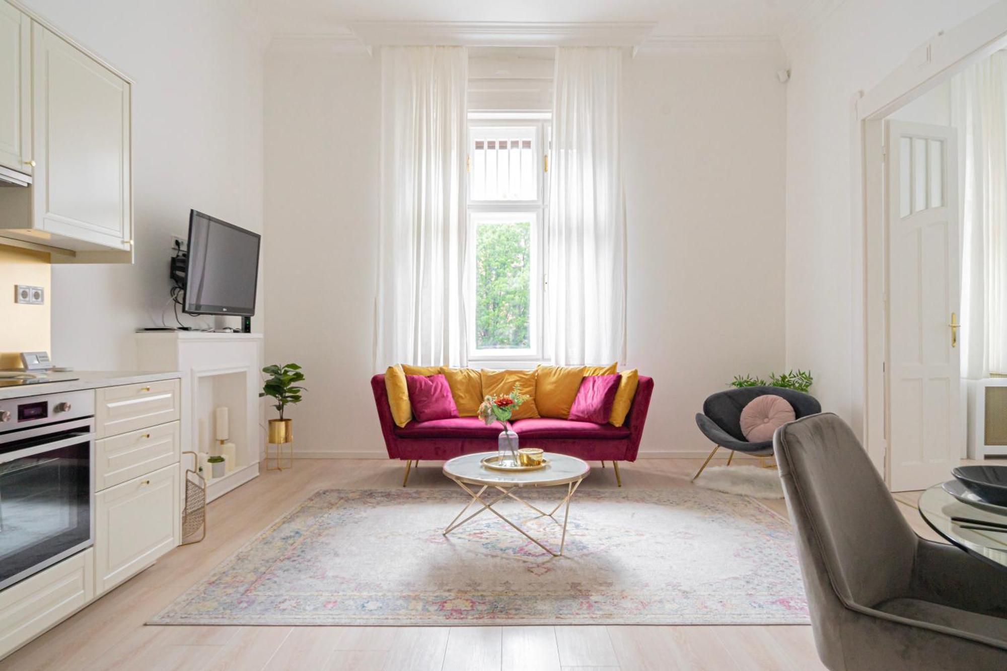 Luxury By Castle District, Free Parking