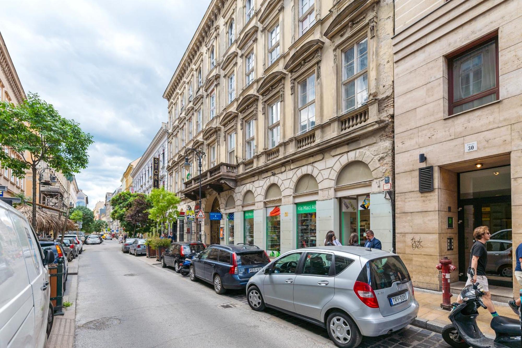 King's Haven Downtown With Balcony Apartamento *