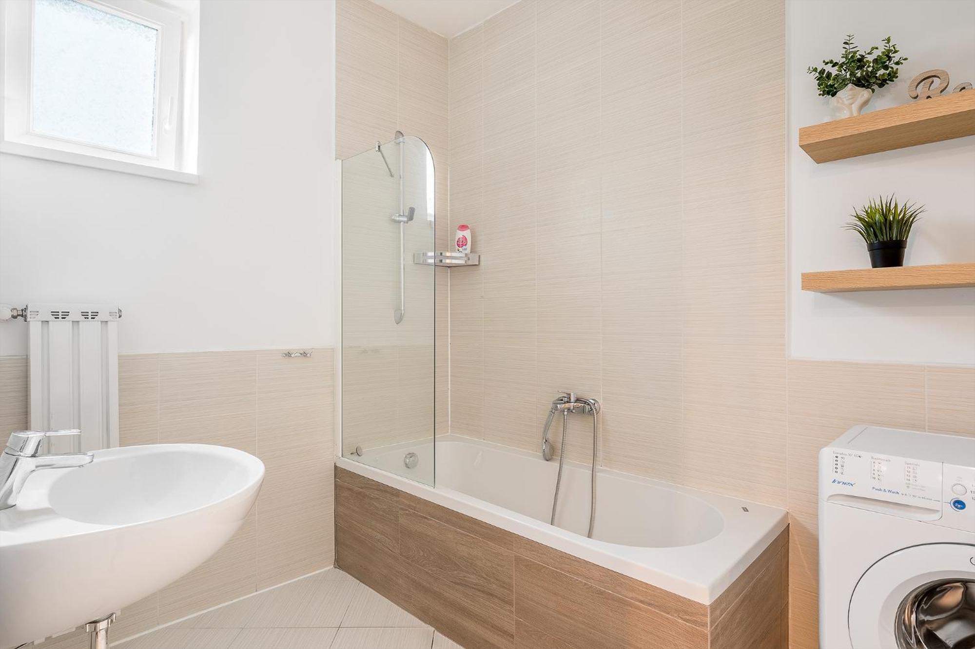 Two-bedrooms Cbd Bp * Budapest